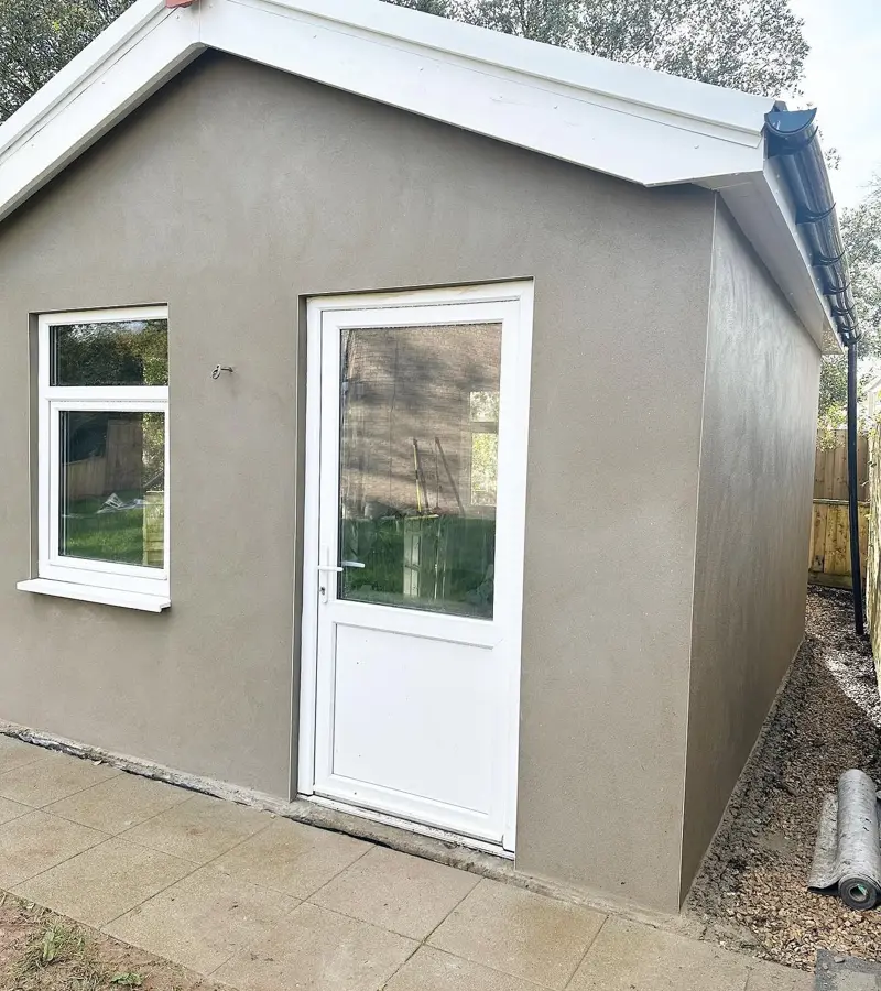 Garden room finished in smooth render